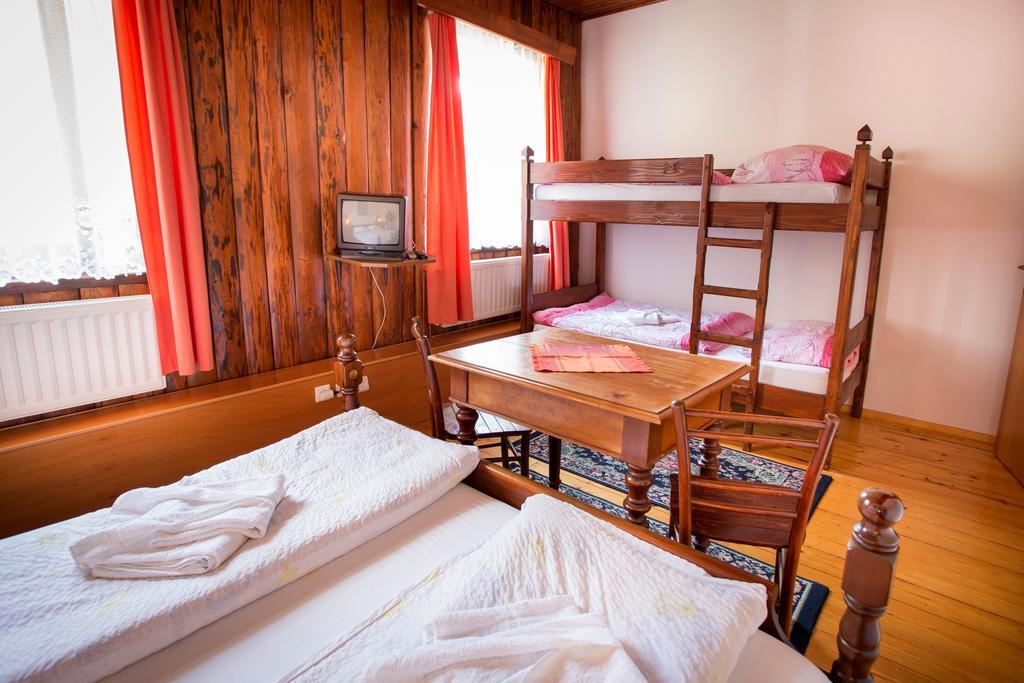 Guest House Gostisce Gacnk V Logu Cerkno Rum bild