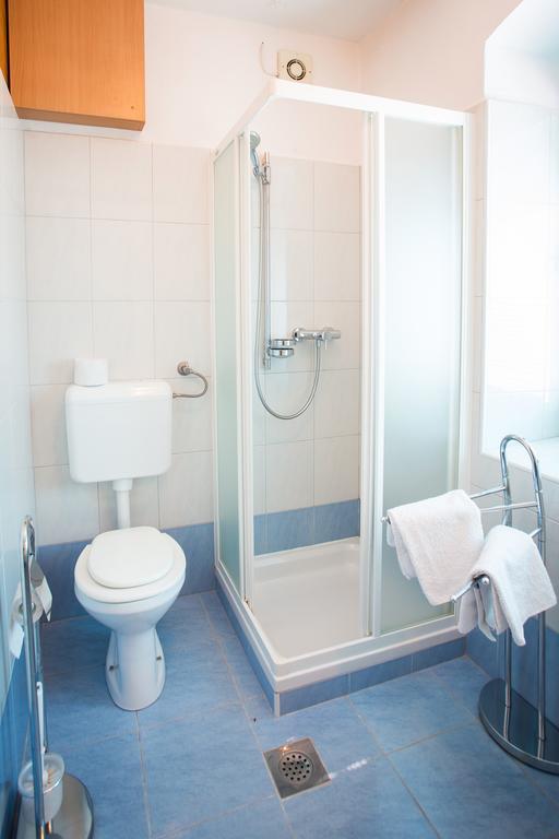Guest House Gostisce Gacnk V Logu Cerkno Rum bild