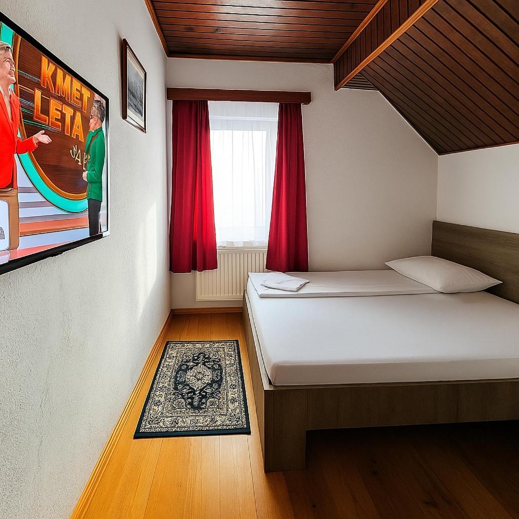 Guest House Gostisce Gacnk V Logu Cerkno Exteriör bild