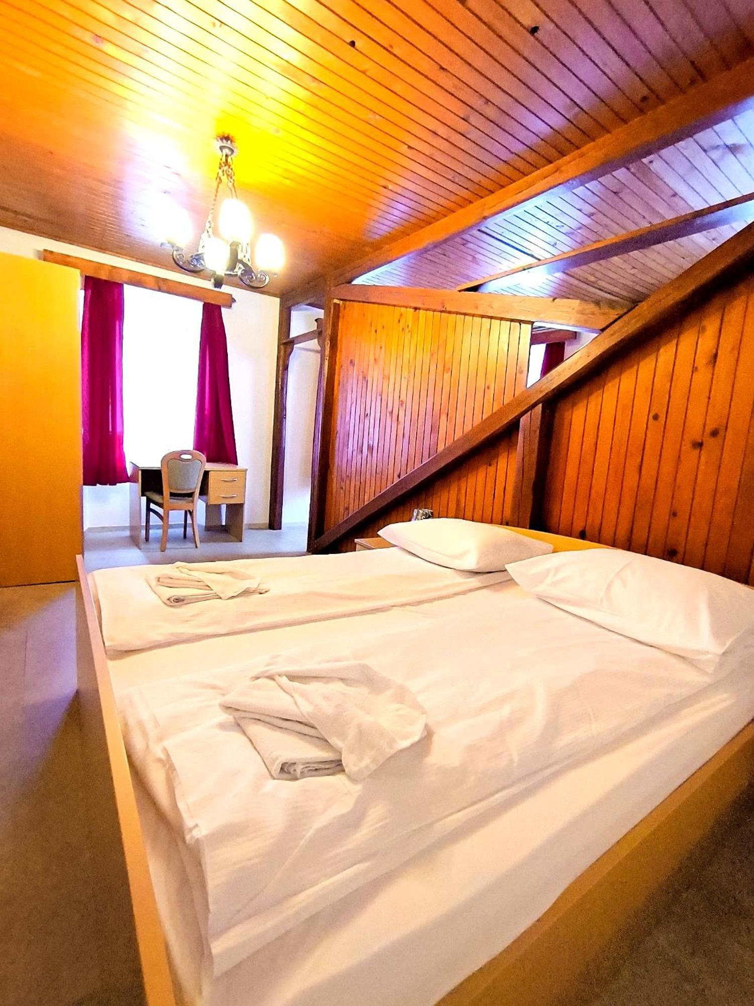 Guest House Gostisce Gacnk V Logu Cerkno Exteriör bild
